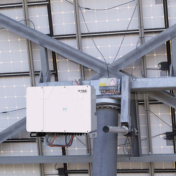 100KW On Grid Solar Inverter Three Phase 10YRS Warranty IP66 img 5