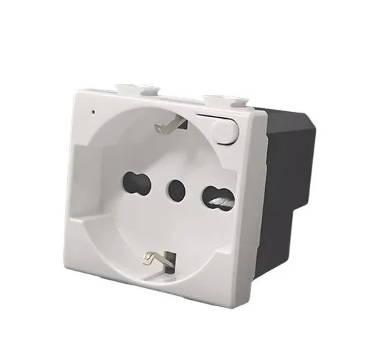 Presa Schuko Italiana wifi smart con meter 16A da incasso su serie civile